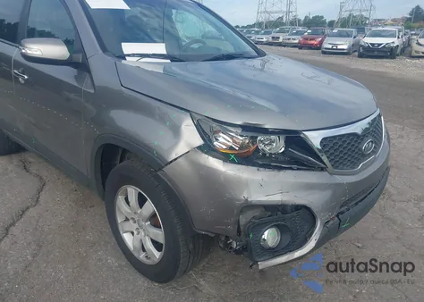 2011 Kia Sorento Lx z USA, uszkodzony, nr VIN 5XYKT4A16BG112734